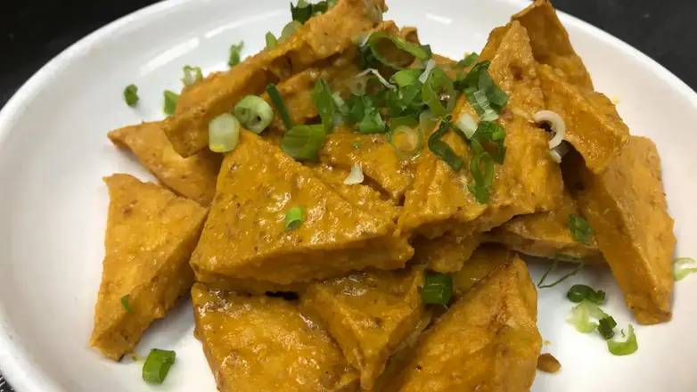 243. Braised Tofu with Salted Egg Yolk 黃金豆腐